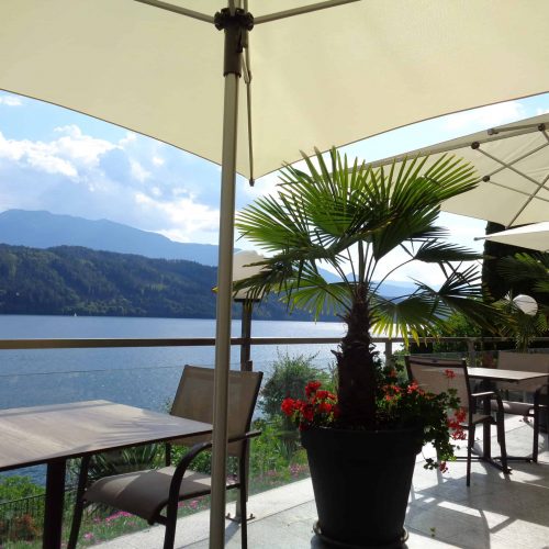 Seeblick auf Millstätter See in Appartements auf Terrasse